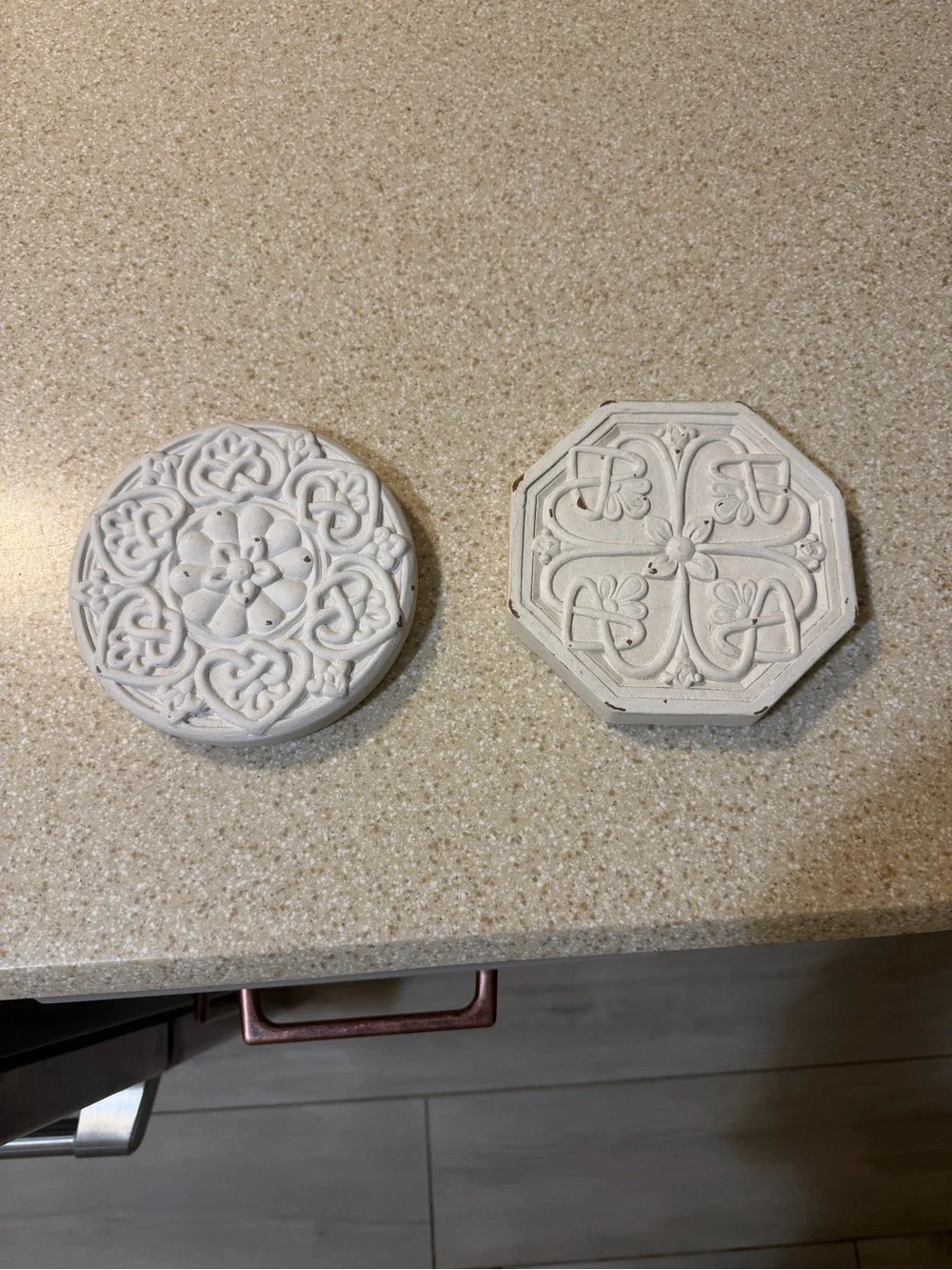 Southern Living Cream Decorative Resin Medallion Set